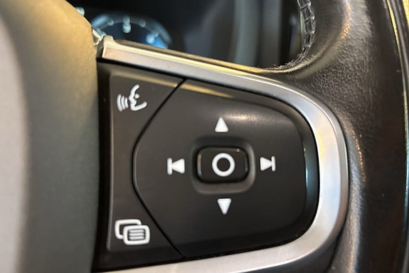Volvo XC60 17 of 25