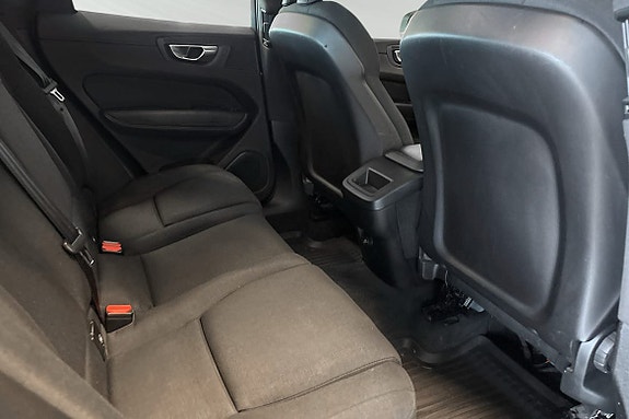 Volvo XC60 12 of 25