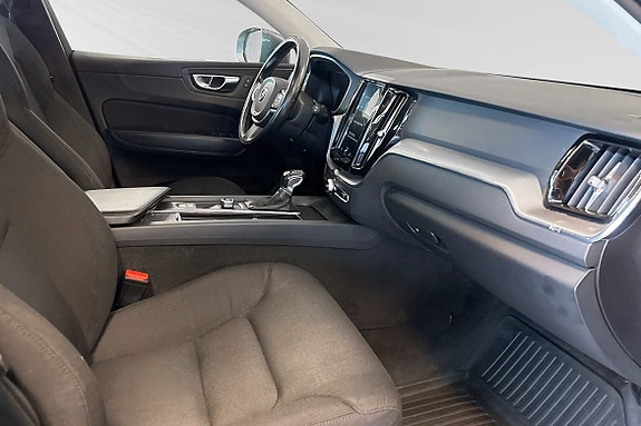 Volvo XC60 11 of 25