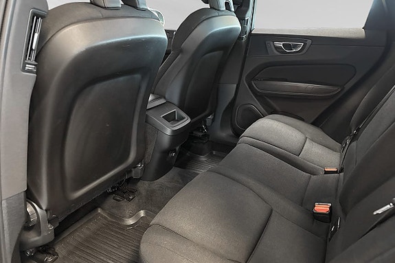 Volvo XC60 8 of 25