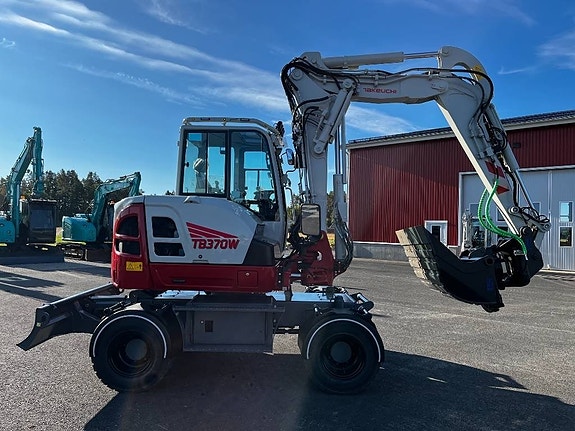 Takeuchi TB 370 W 3 of 8