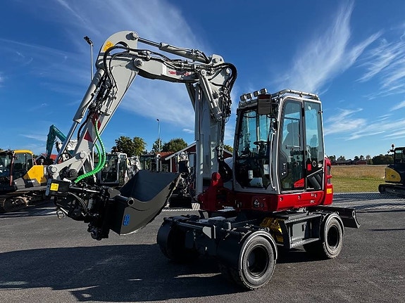 Takeuchi TB 370 W 2 of 8