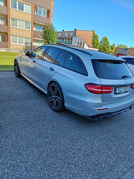Mercedes-Benz E63 3 of 10