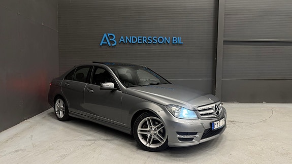 Mercedes-Benz C200 2 of 28