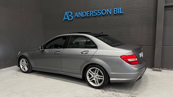 Mercedes-Benz C200 7 of 28