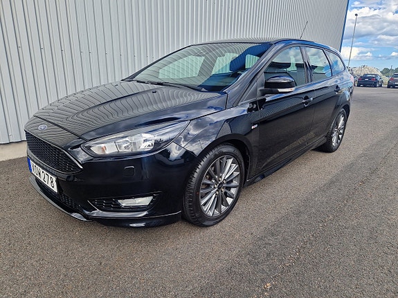 Ford Focus 5 of 11