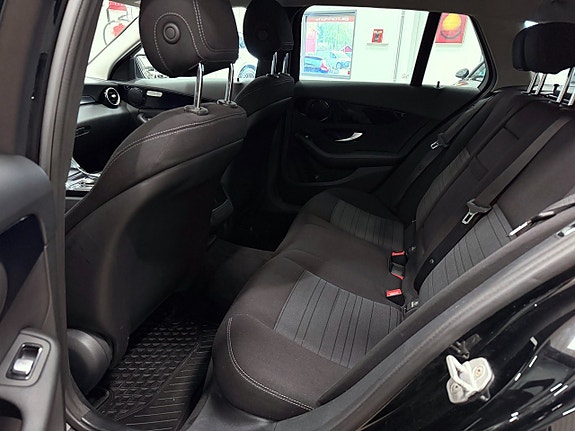 Mercedes-Benz C250 6 of 12