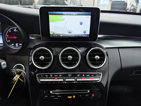 Mercedes-Benz C250 5 of 14