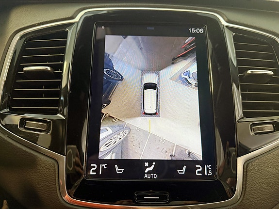 Volvo XC90 16 of 27