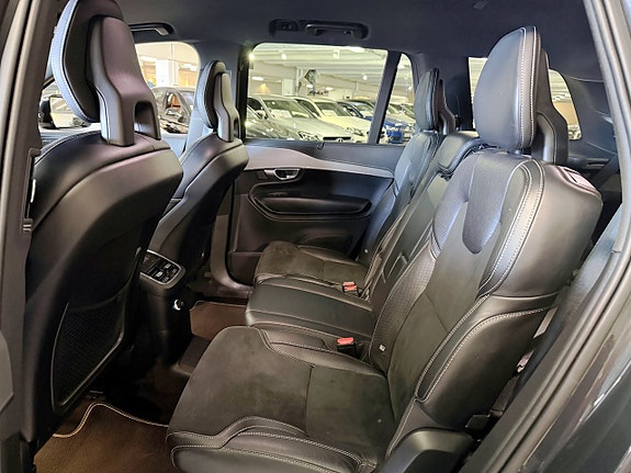 Volvo XC90 11 of 27