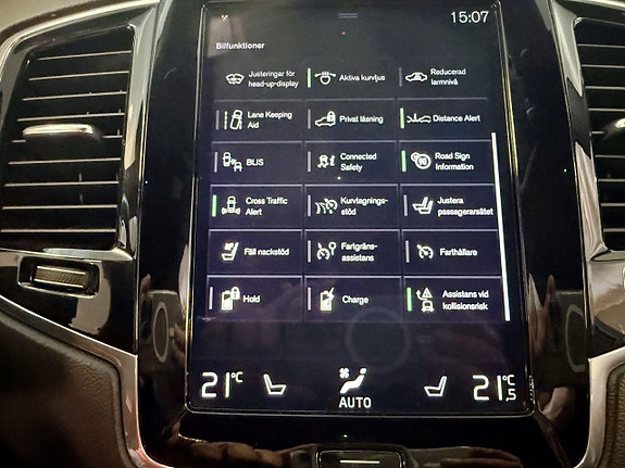 Volvo XC90 17 of 27