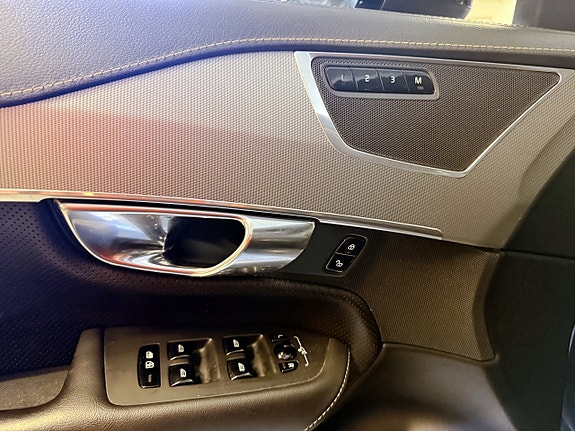 Volvo XC90 22 of 27