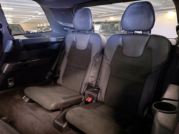 Volvo XC90 12 of 27