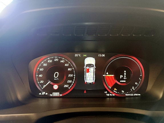 Volvo XC90 14 of 27
