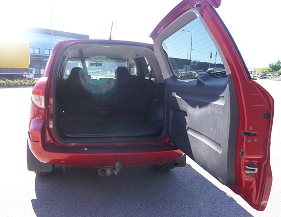 Toyota RAV4 5 of 13
