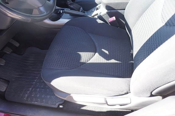 Toyota RAV4 11 of 13