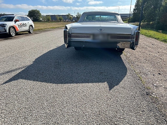 Cadillac Deville 6 of 20