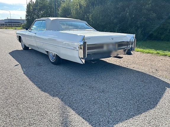 Cadillac Deville 7 of 20