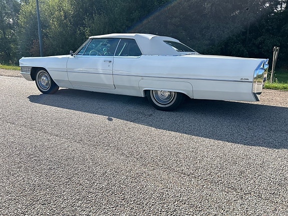 Cadillac Deville 8 of 20