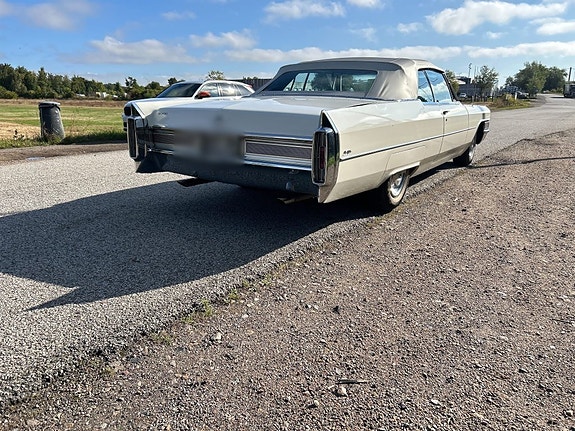 Cadillac Deville 5 of 20