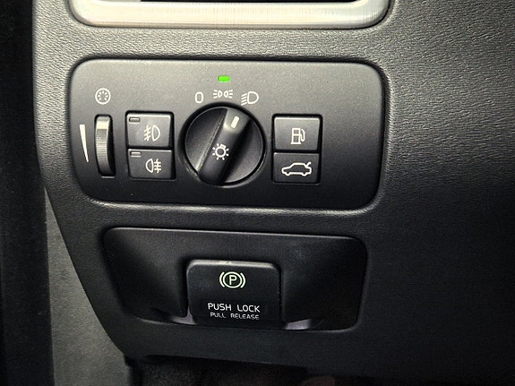 Volvo V70 12 of 24