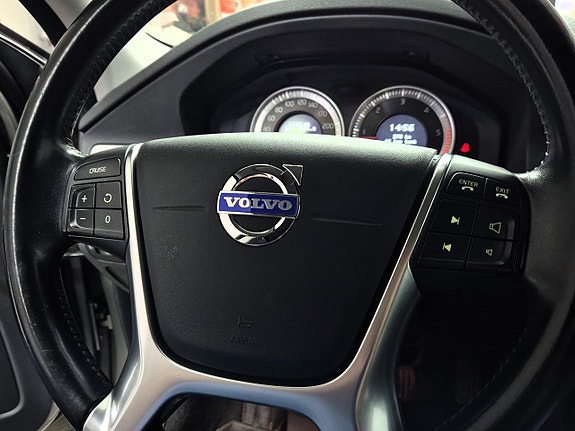 Volvo V70 16 of 24