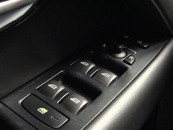 Volvo V70 11 of 24