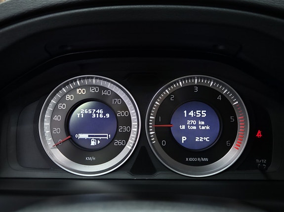 Volvo V70 15 of 24