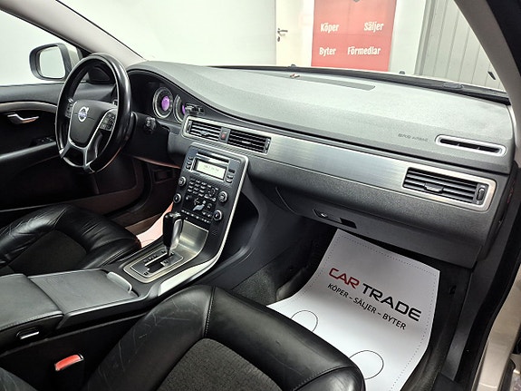 Volvo V70 19 of 24
