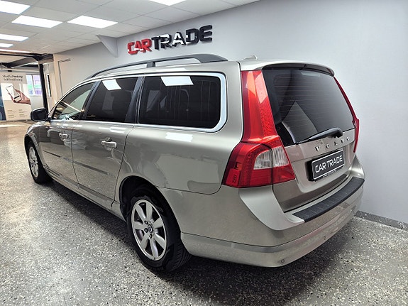 Volvo V70 4 of 24