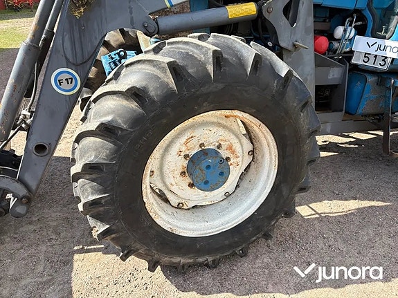 Traktor med frontlastare Ford 8210 12 of 30