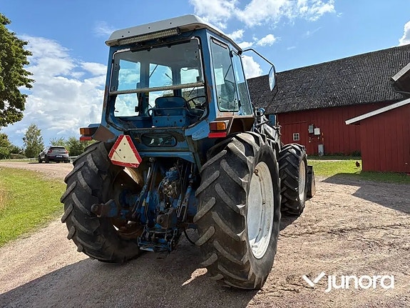 Traktor med frontlastare Ford 8210 6 of 30