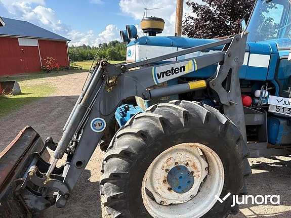 Traktor med frontlastare Ford 8210 28 of 30