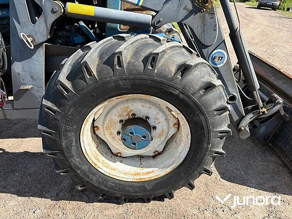 Traktor med frontlastare Ford 8210 15 of 30