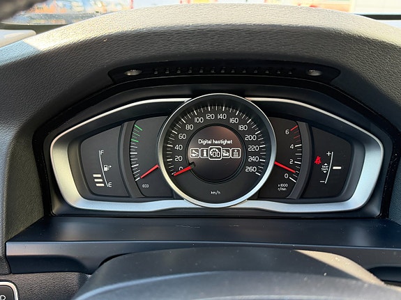 Volvo V60 16 of 30