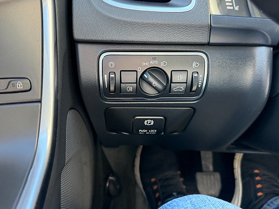 Volvo V60 19 of 30