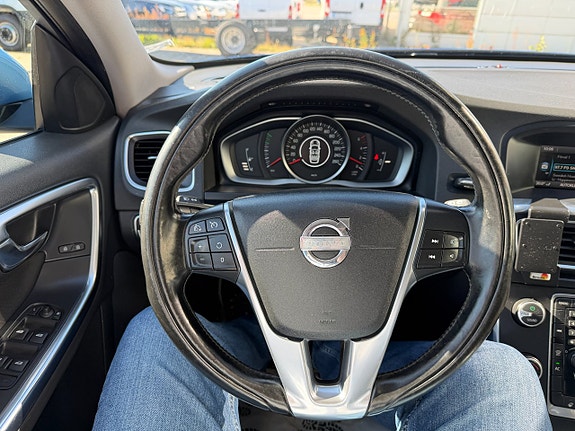 Volvo V60 14 of 30