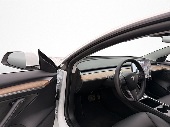 Tesla Model 3 10 of 30