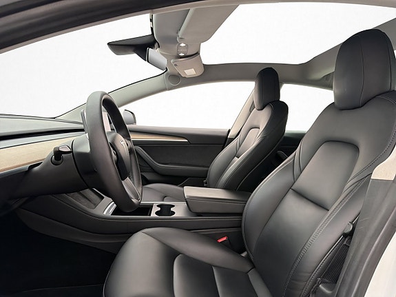 Tesla Model 3 11 of 30