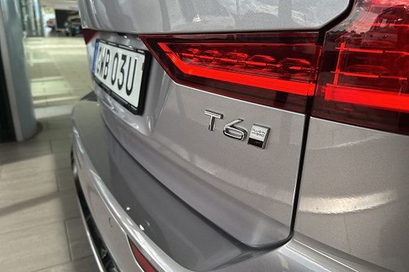 Volvo V60 13 of 30