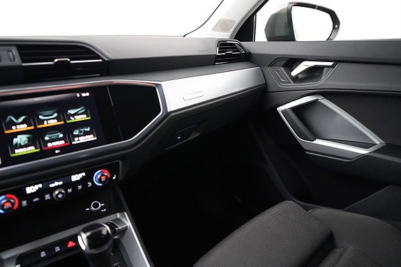 Audi Q3 11 of 25