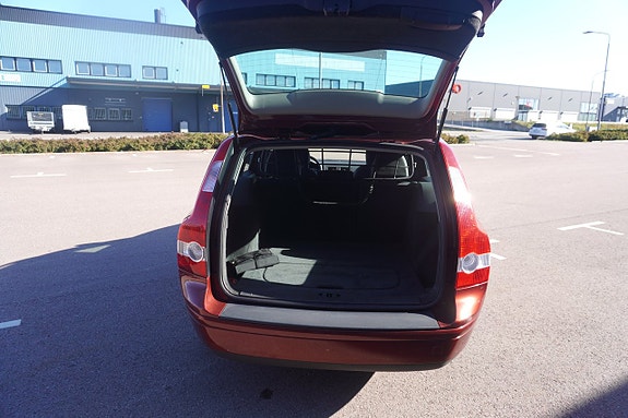 Volvo V50 4 of 13