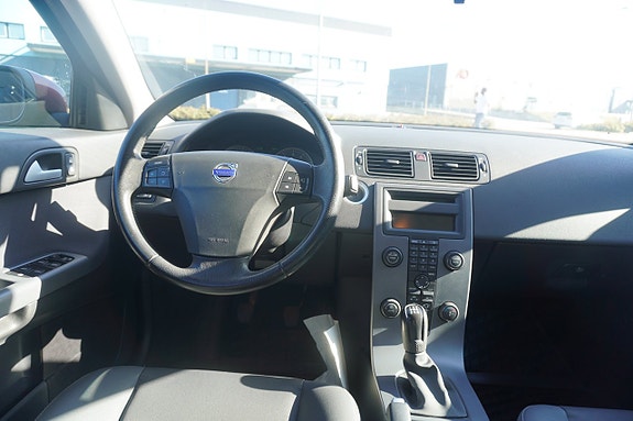 Volvo V50 10 of 13