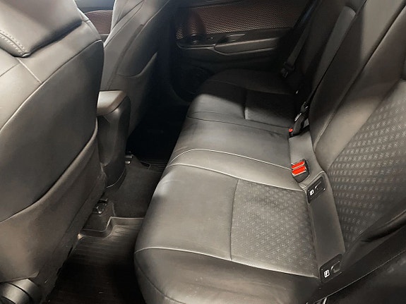 Toyota C-HR 9 of 11