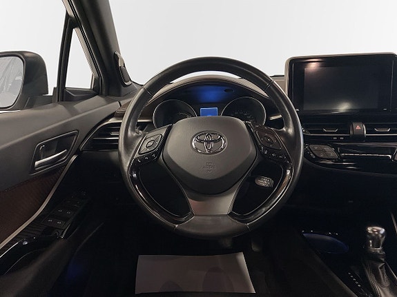 Toyota C-HR 8 of 11