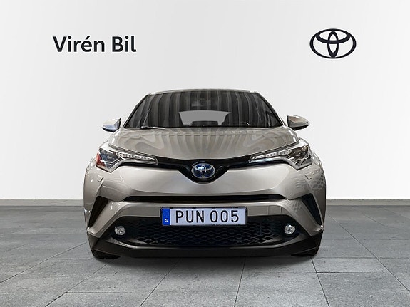 Toyota C-HR 5 of 11