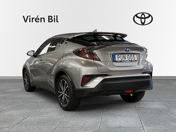 Toyota C-HR 2 of 11