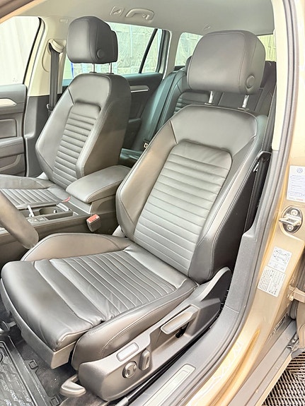 Volkswagen Passat Alltrack 5 of 11