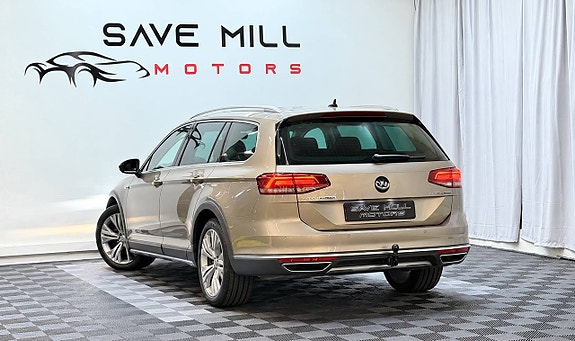 Volkswagen Passat Alltrack 4 of 11