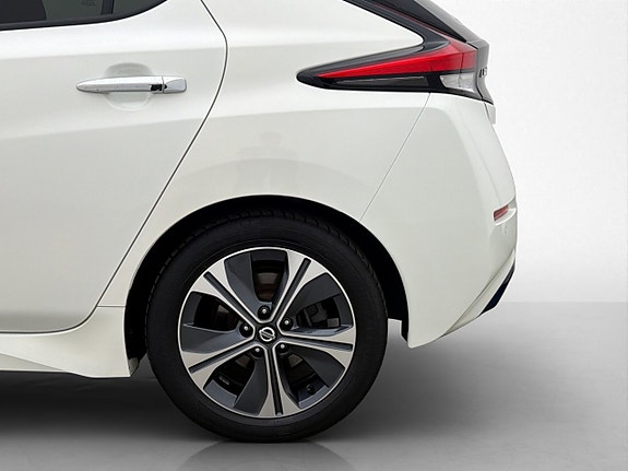 Nissan Leaf 29 of 30